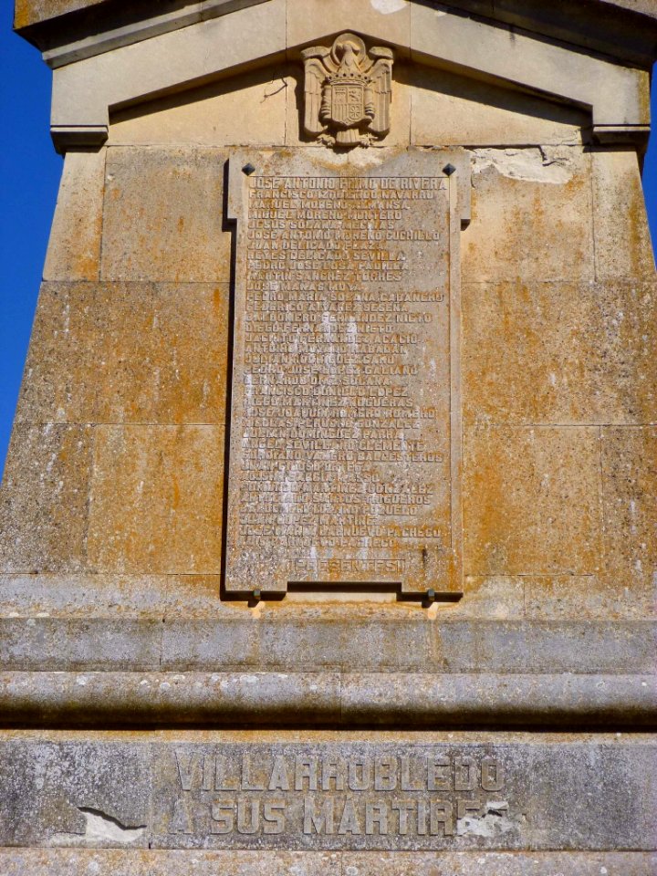 Villarrobledo - Parque Joaquín Acacio de la Peña - Monumento a los Caídos 4