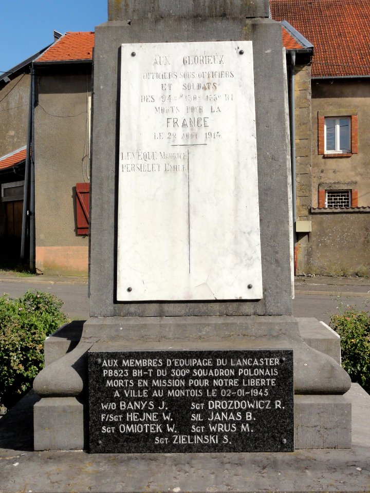 Ville-au-Montois (Meurthe-et-M.) monument aux morts (02)