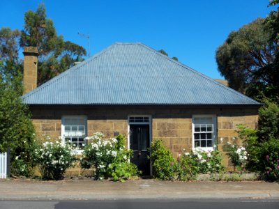 Villeneuve Cottage Hamilton 20171121-004