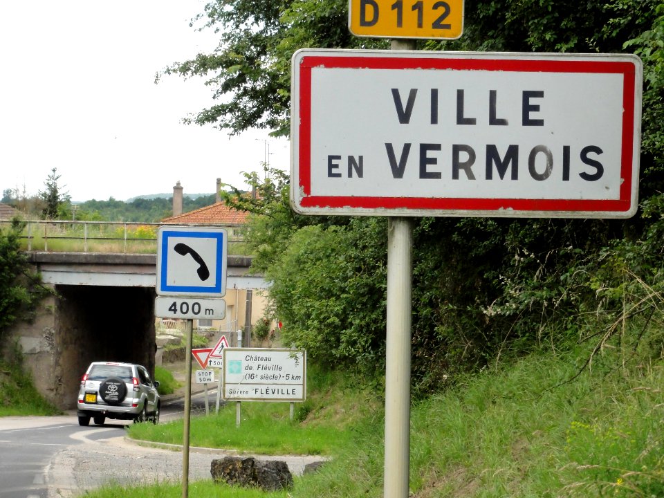 Ville-en-Vermois (M-et-M) city limit sign