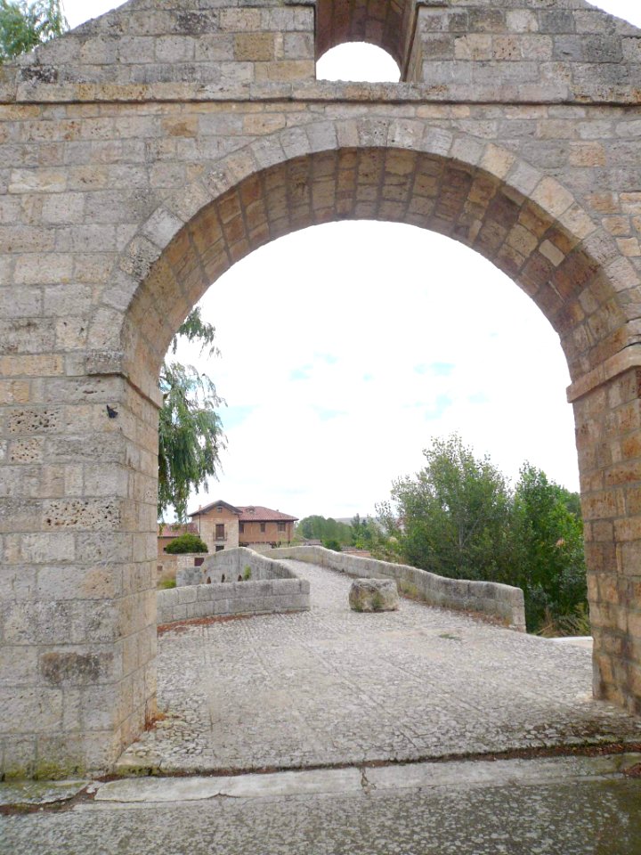 Villasandino - Puerta principal de la antigua Villa 4