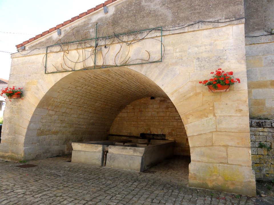 Ville-Houdlémont (Meurthe-et-M.) lavoir Houdlémont (01)