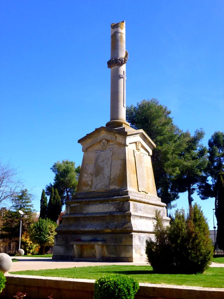 Villarrobledo - Parque Joaquín Acacio de la Peña - Monumento a los Caídos 6