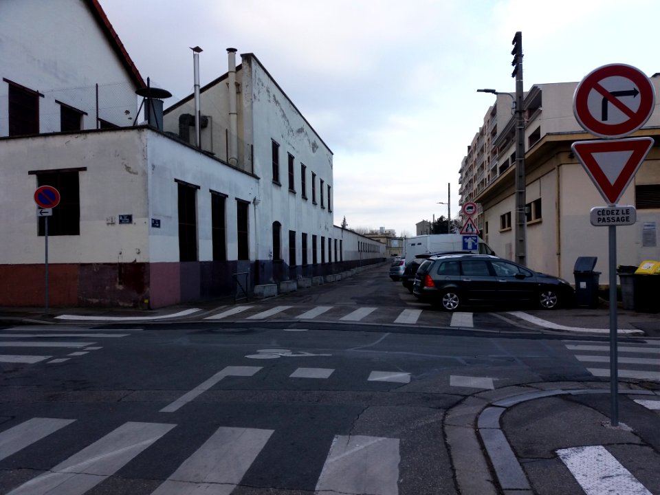 Villeurbanne - Rue du Pérou - Depuis la rue Édouard Vaillant