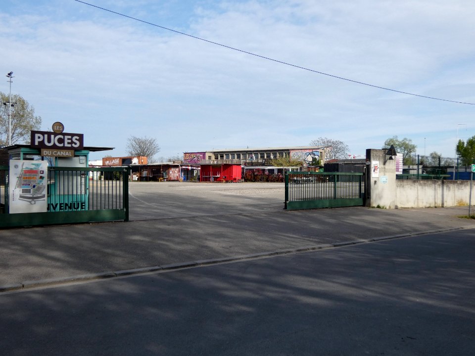 Villeurbanne - Rue du Canal - Les Puces du Canal - Entrée