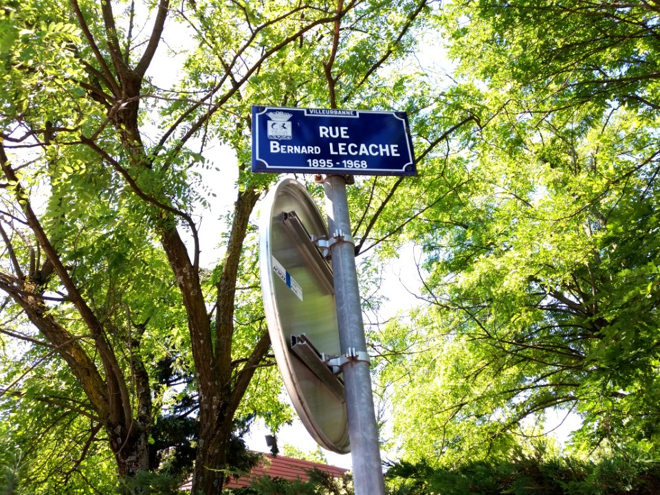 Villeurbanne - Rue Bernard Lecache, plaque