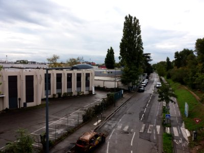 Villeurbanne - Rue du Canal - Vers le sud, depuis le pont de Croix-Luizet