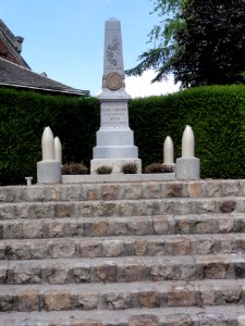 Villers-Saint-Christophe (Aisne) monument aux morts