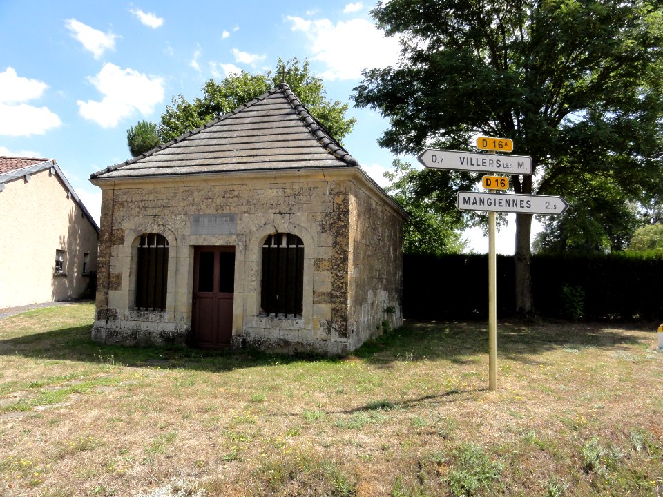 Villers-lès-Mangiennes (Meuse) chapelle Saillet extérieur