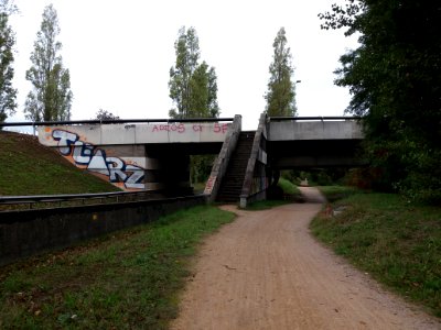 Villeurbanne - Chemin de Contre-Halage - Escalier montant au pont de Croix-Luizet
