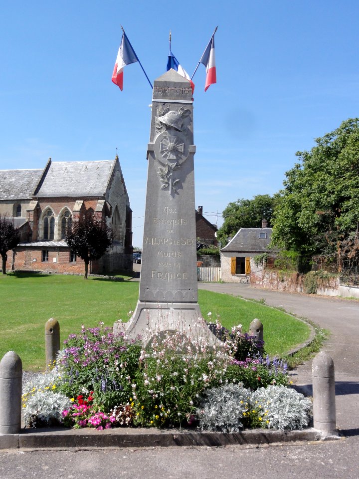Villers-le-Sec (Aisne) monument aux morts