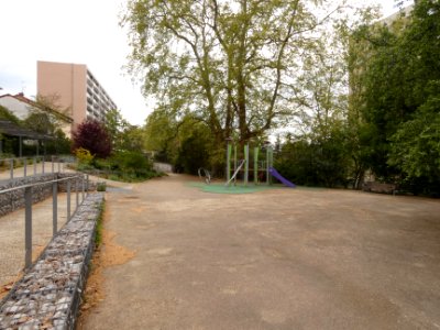 Villeurbanne - Cours Émile Zola - Jardin des Mille Couleurs 02