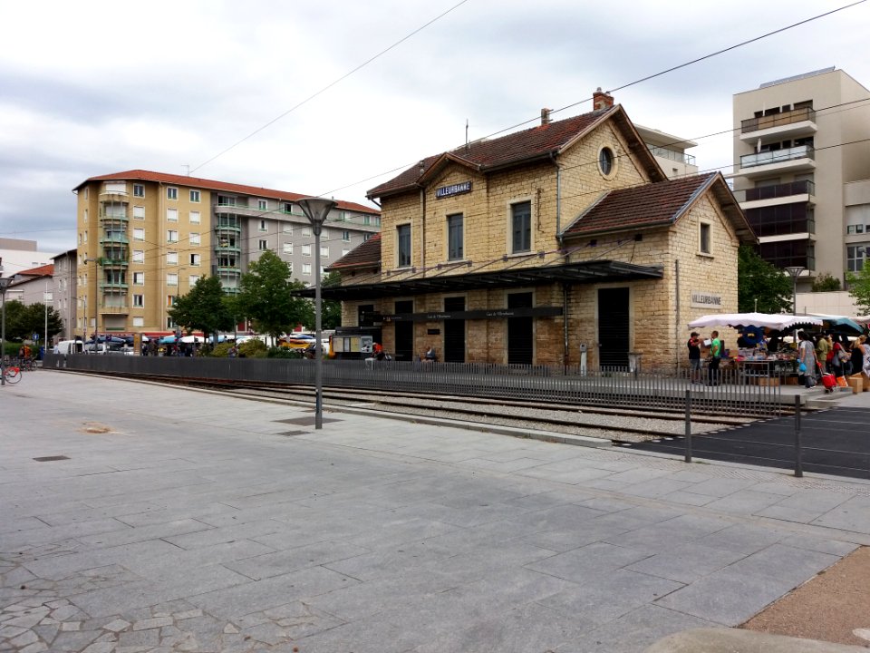 Villeurbanne - Gare et marché