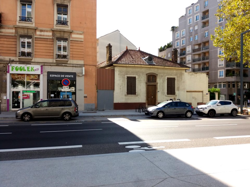 Villeurbanne - Cours Émile Zola, immeubles aux numéros 86 et 84