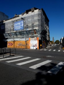 Villeurbanne - Cours Émile Zola, immeuble en démolition à l'angle de la rue Léon Chomel