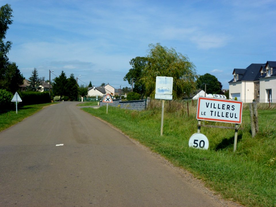 Villers-le-Tilleul (Ardennes) ciry limit sign