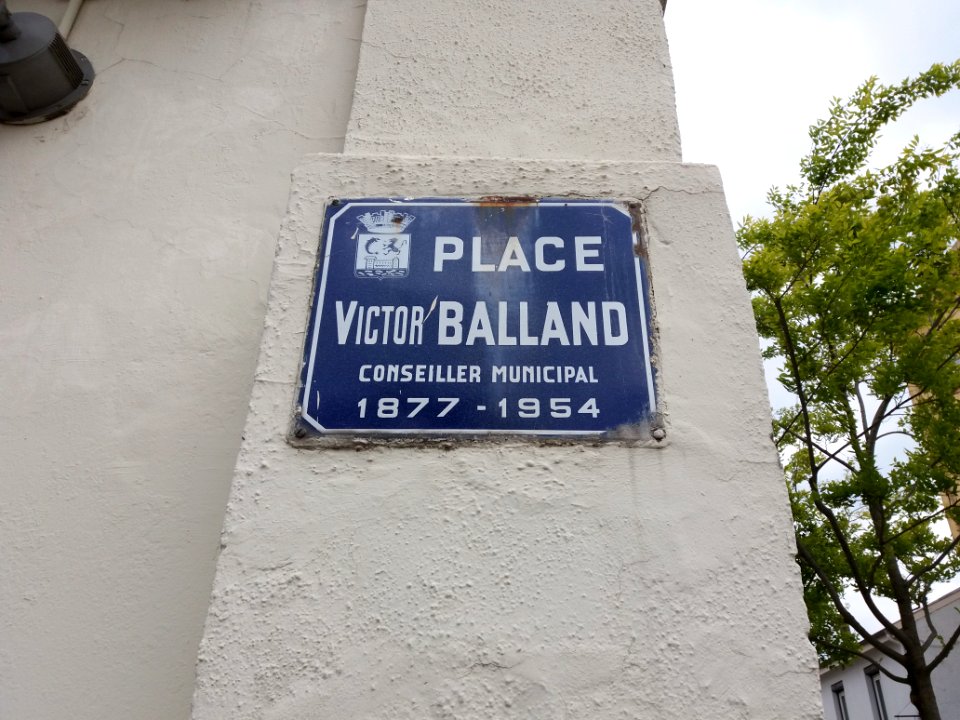 Villeurbanne - Place Victor Balland - Plaque