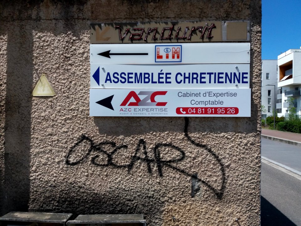 Villeurbanne - Rue Jean Bertin, plaque Assemblée chrétienne