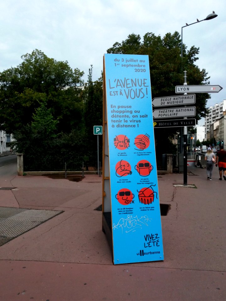 Villeurbanne - Cours Émile Zola - Pancarte Covid-19 pour l'été 2020