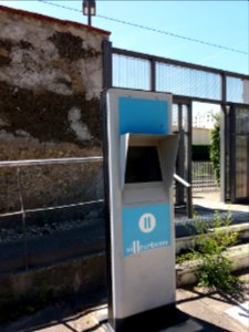 Villeurbanne - Nouveau cimetière - Ancienne borne interactive