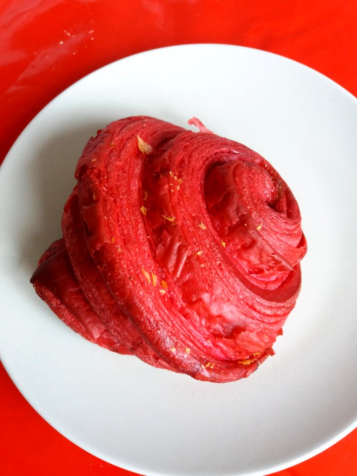 Villeurbanne - Rue Francis de Pressensé - Boulangerie Chez Louis - Croissant à la fraise (2)