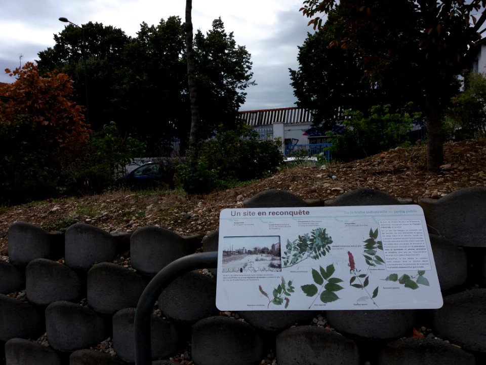 Villeurbanne - Promenade de la Gare, plaque Site en reconquête