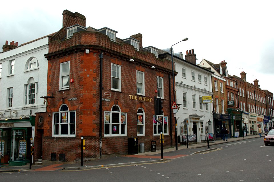 Vintry-St-Albans-20051023-002
