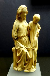 Virgin Mary enthroned, France, 1300-1350, ivory - Museum Schnütgen - Cologne, Germany - DSC00163