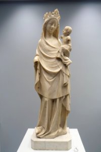 Virgin with Child, Hainaut, Tournai, Arbre parish church, mid 14th century, marble with traces of polychrome - Cinquantenaire Museum - Brussels, Belgium - DSC08571