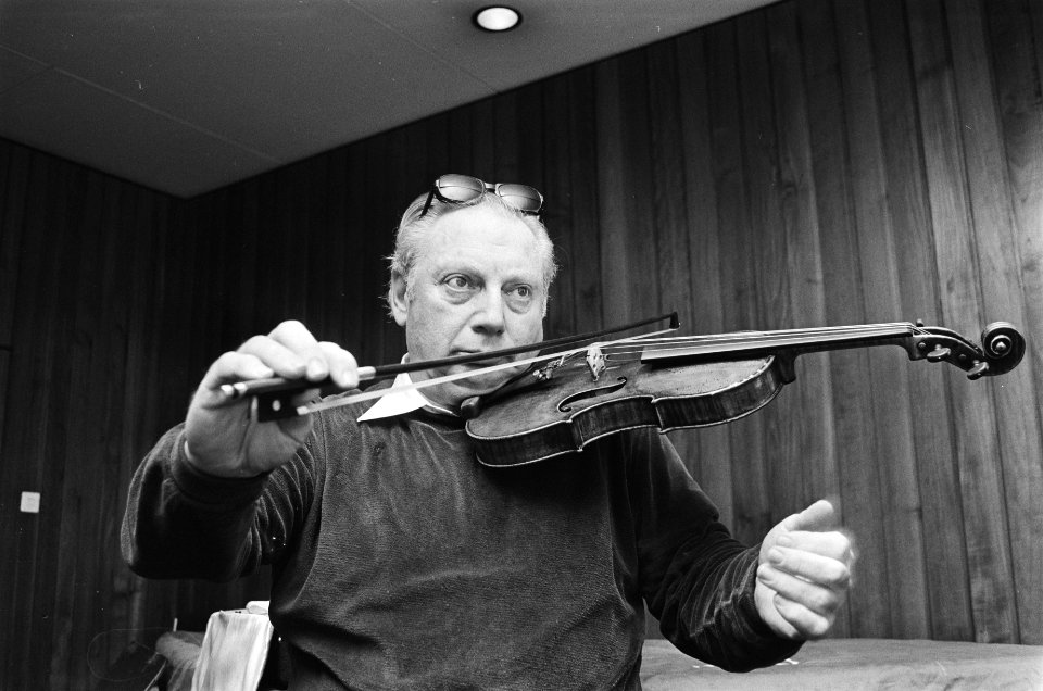 Violist Isaac Stern speelt bij Rotterdam Philharmonisch orkest Isaac Stern spee, Bestanddeelnr 930-0793