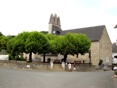 Viodos (Viodos-Abense-de-Bas, Pyr-Atl, Fr) place du village avec l'église
