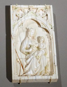 Virgin Enthroned, left wing of a diptych, Paris, c. 1300, ivory - Bode-Museum - DSC03638 photo