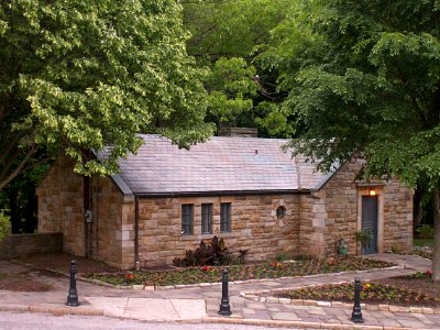 Visitor Center, Riverview Park, 2015-05-14, 01