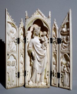 Virgin and Child, with Scenes from the Life of the Virgin, Paris, c. 1270-1280, ivory - Bode-Museum - DSC03634