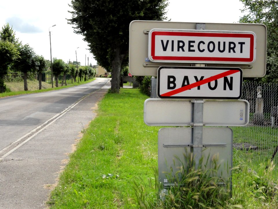 Virecourt (M-et-M) city limit sign