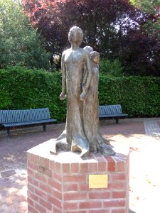 Vinkel (Maasdonk) sculptuur MET MEKAAR, Jet van Zijl 2009