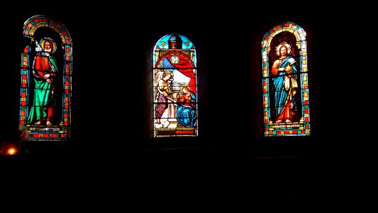 Vinezac - Église Notre-Dame-de-l'Annonciation - Vitraux de l'abside
