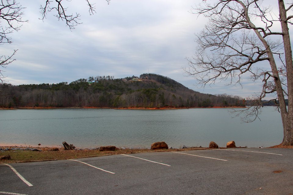 Vineyard Mountain viewed from Red Top Mountain State Park, March 2017 2