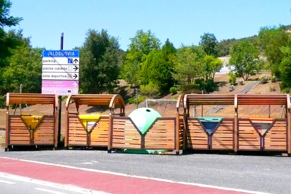 Villanueva de Valdegovía - Punto de reciclaje 5
