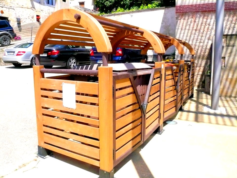 Villanueva de Valdegovía - Punto de reciclaje 1