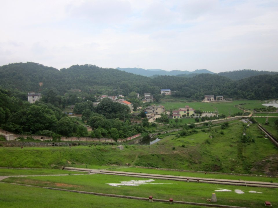 Village under the foot of the dam of Hedong Reservoir in Xiangxiang, Hunan, China2