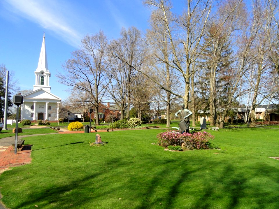 Village Green - Bloomfield, CT - DSC09378