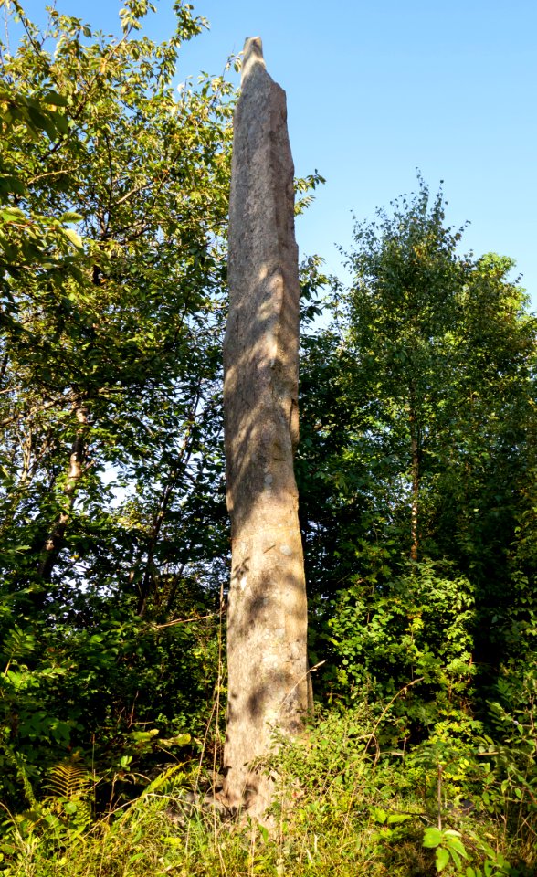 Vindbräcka menhir southeast side 2