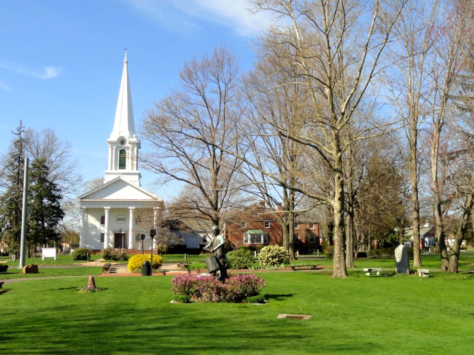 Village Green - Bloomfield, CT - DSC09385