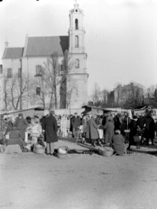 Vilnius Markt op de Lukiskiu aikste bij de kerk van St Philip en St Jacob, Bestanddeelnr 252-1339