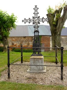 Vincy-Reuil-et-Magny (Aisne) croix de chemin