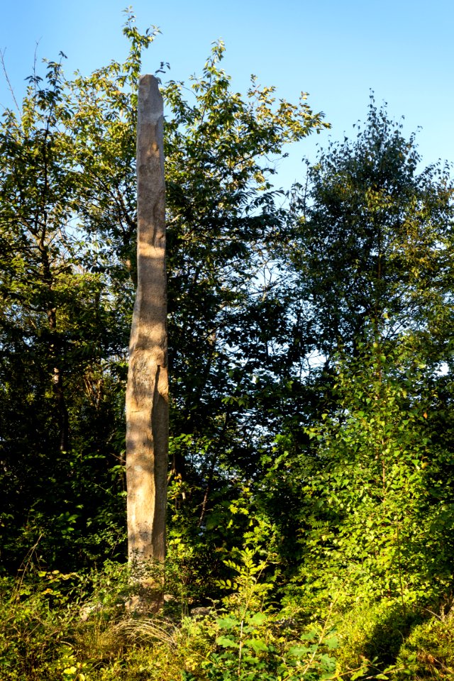 Vindbräcka menhir northeast side 2