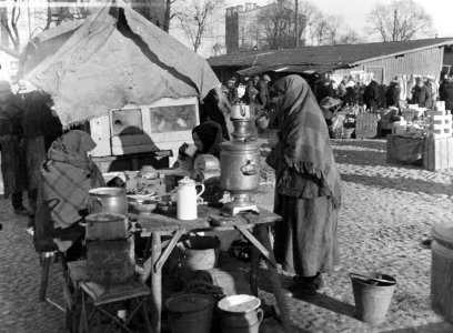 Vilnius Markt op de Lukiskiu aikste bij de kerk van St Philip en St Jacob, Bestanddeelnr 252-1342
