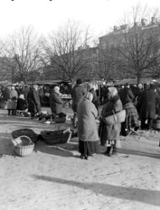 Vilnius Markt op de Lukiskiu aikste bij de kerk van St Philip en St Jacob, Bestanddeelnr 252-1341