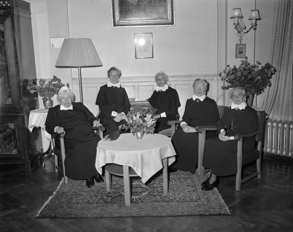 Vijf diakonessenzusters jubileren te Amsterdam, Bestanddeelnr 908-0369